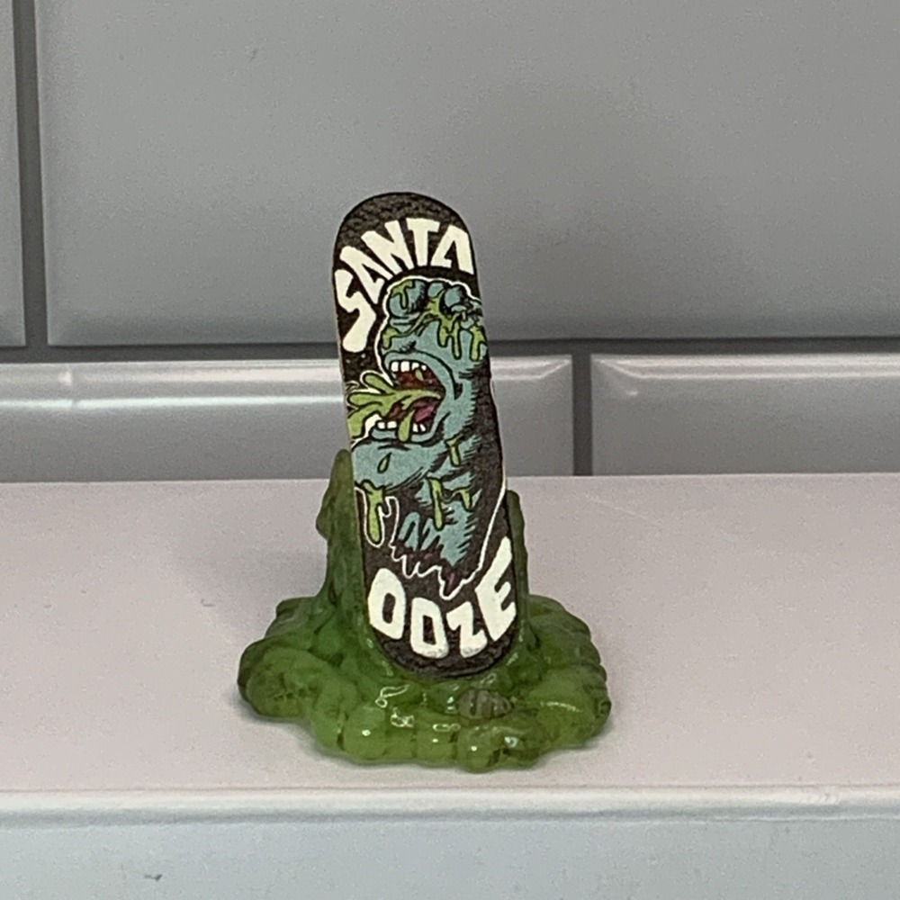 ZURU 5 Surprise Mega Gross Minis Santa Ooze Does Not Glow